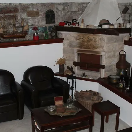 Mama's & Papa's House