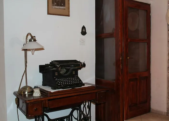 Mama's & Papa's House *