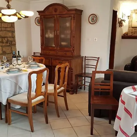Mama's & Papa's House